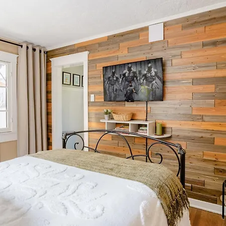 Casita Gundry- Boutique Hideaway, Quaint Historic Charm-2
