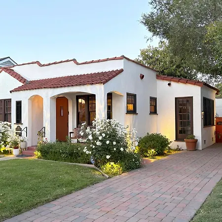 Casita Gundry- Boutique Hideaway, Quaint Historic Charm-3